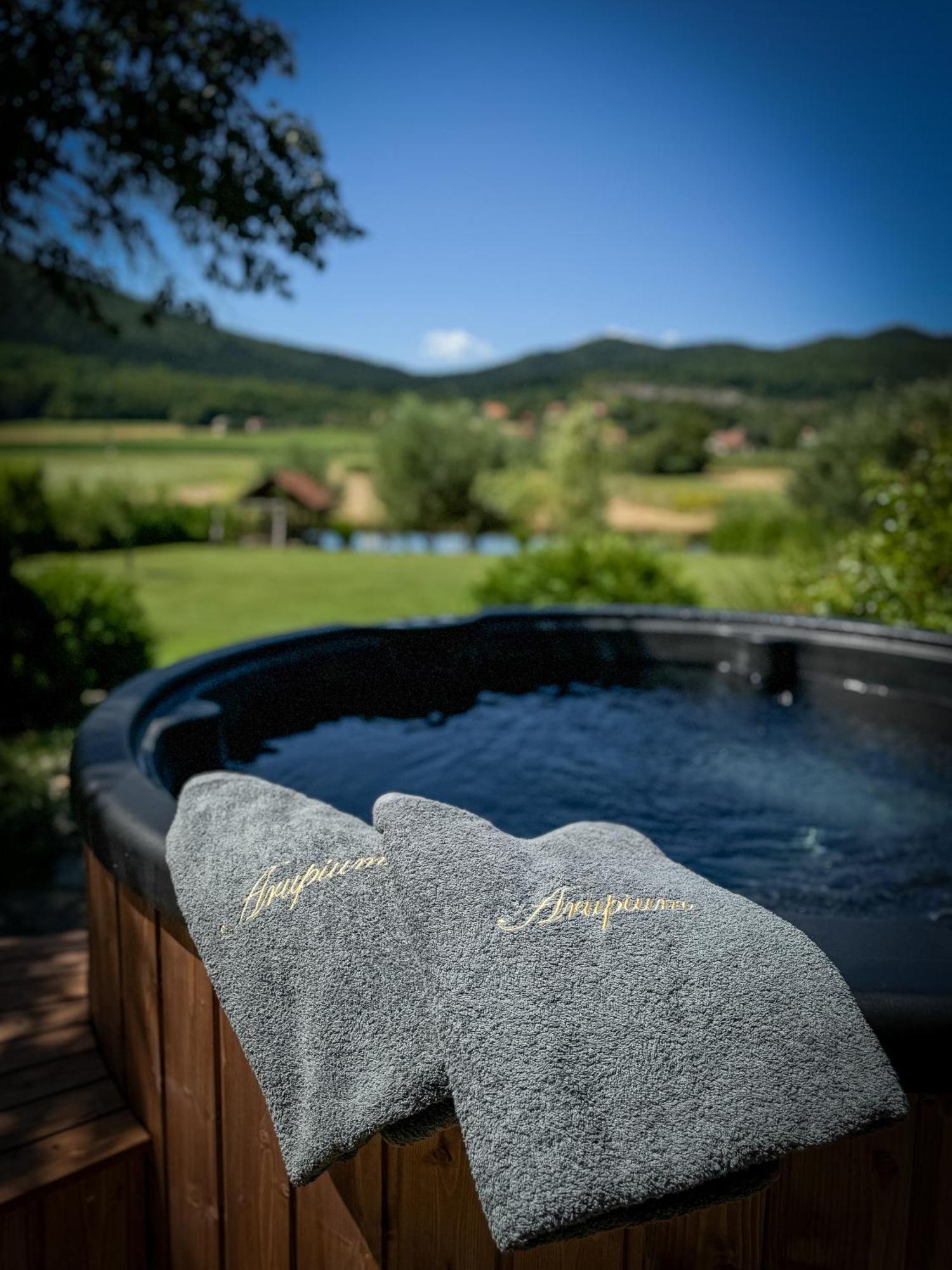 House Arupium - Hot Tub Vila Otočac Exterior foto